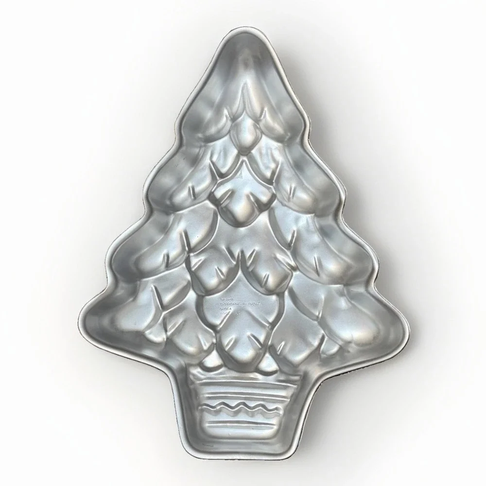 Wilton Christmas Tree Cake Pan 502-1107 Vintage Holiday 1972 Treelightful Mold